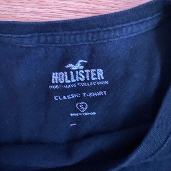 black tee - Picture 3 of 4